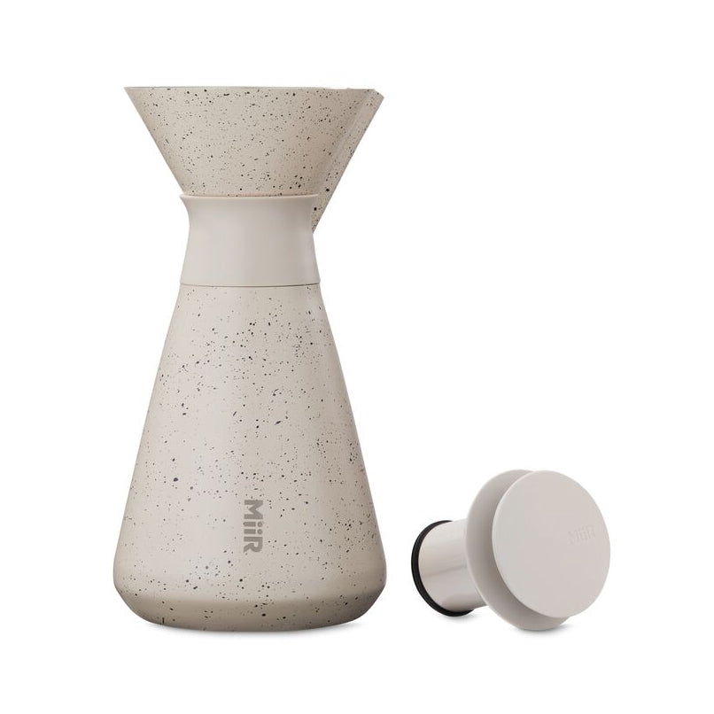 new-standard-carafe-w9 WebPDP-33oz_New_Standard_Carafe_Desert_Tan_Speckle_Studio__CAR1SVOS224_Front_Lid_Staged.jpg