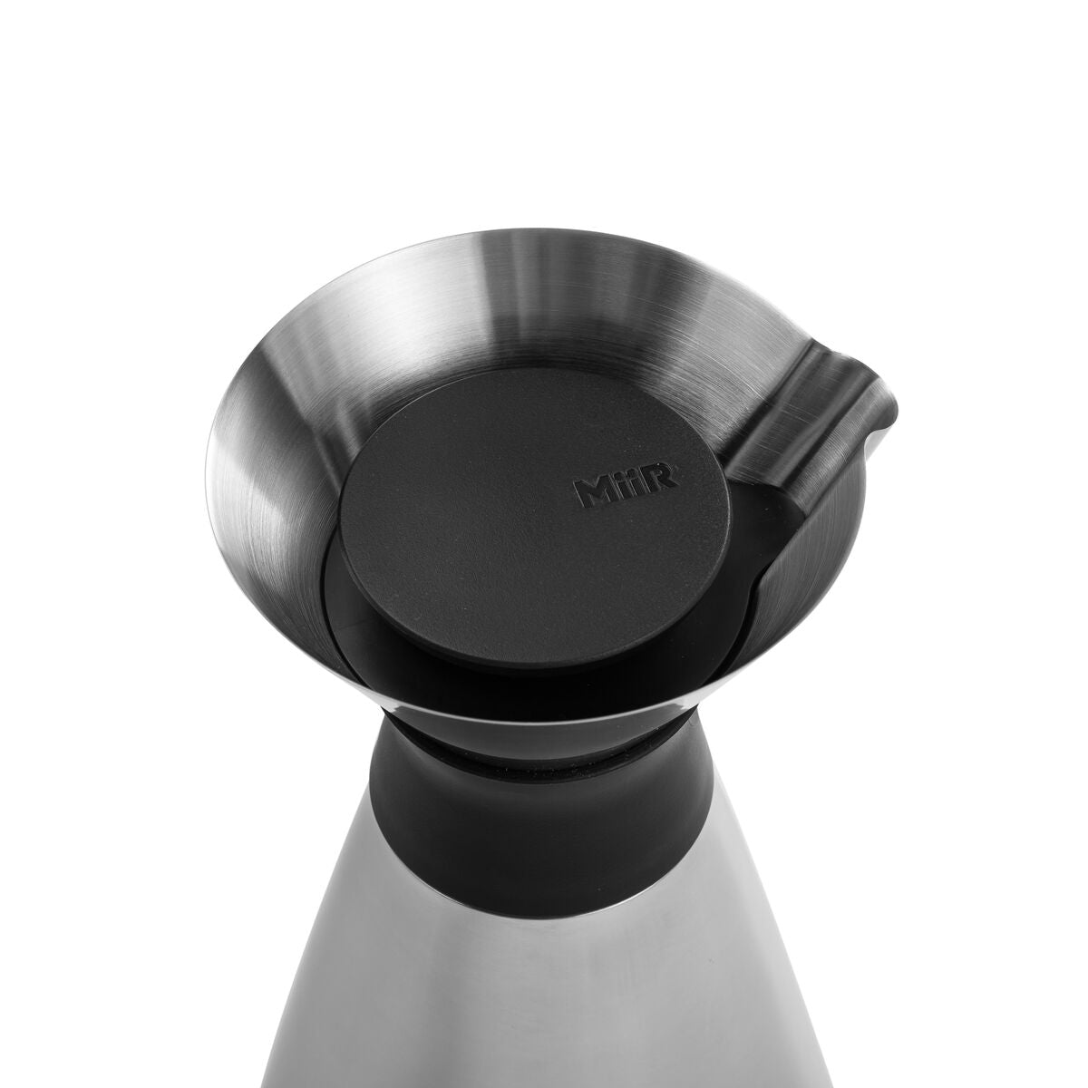 new-standard-carafe-w9 WebPDP-PolishedStainlessCarafe_33oz_SS_StudioX207182024_45degree__CAR1SVOS005.jpg