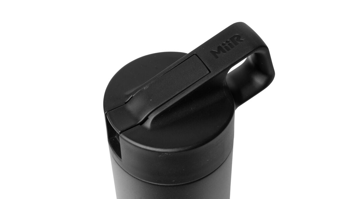 straw-bottle-t0 WebPDP-Straw_Lid_2_Black_Studio_0221_45deg_Closed__WMB1SL20002.jpg